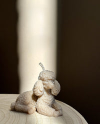 Lady - liggende poedel kaars