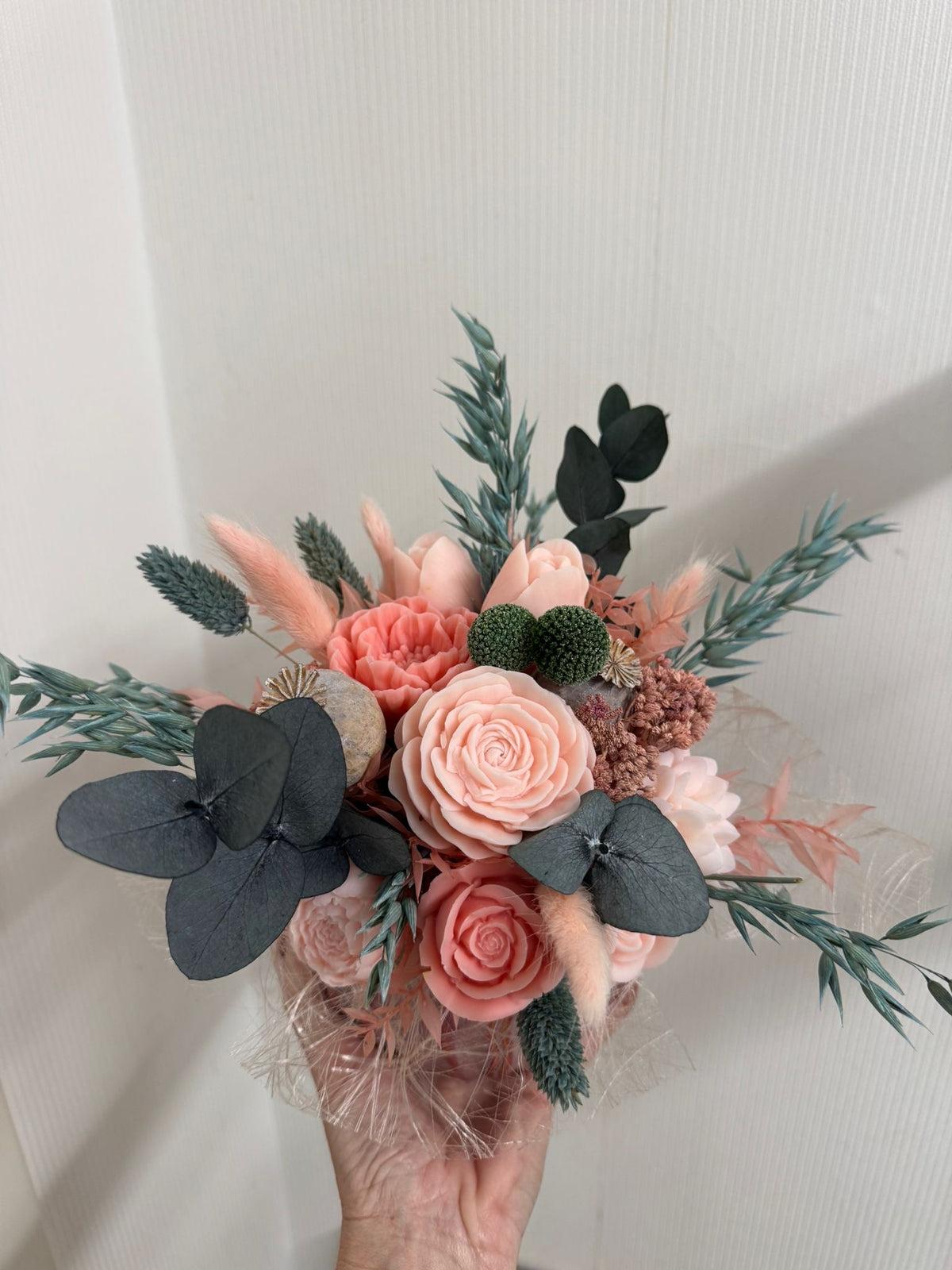 Bloemenboeket van sojawas - zalmroos