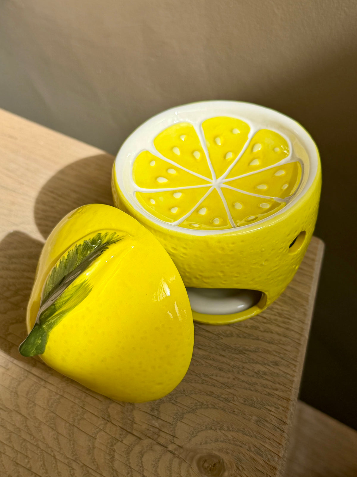 Lemon wax melt burner