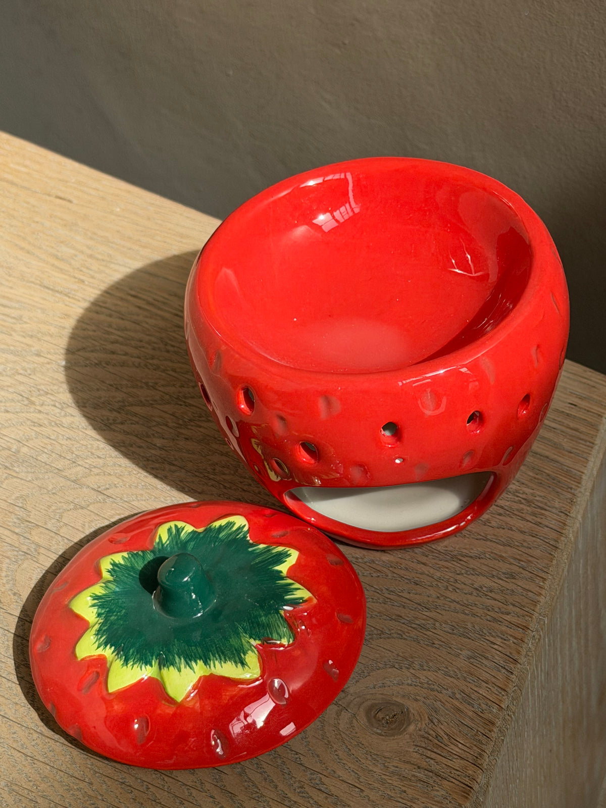 Strawberry wax melt warmer