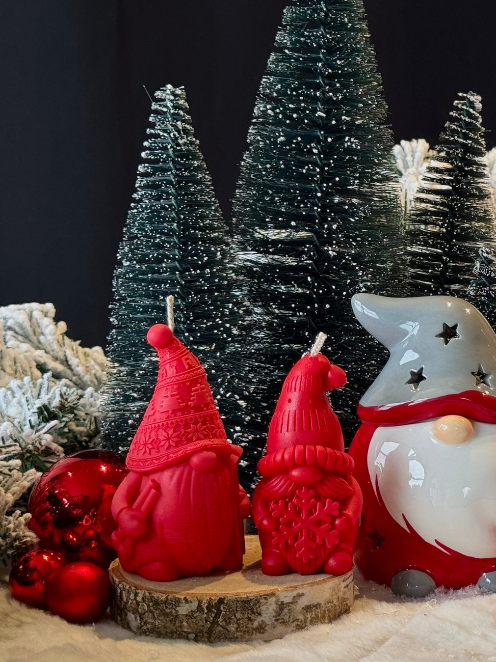 Snowy Scout (Gnome de Noël avec bâton et ski) - bougie