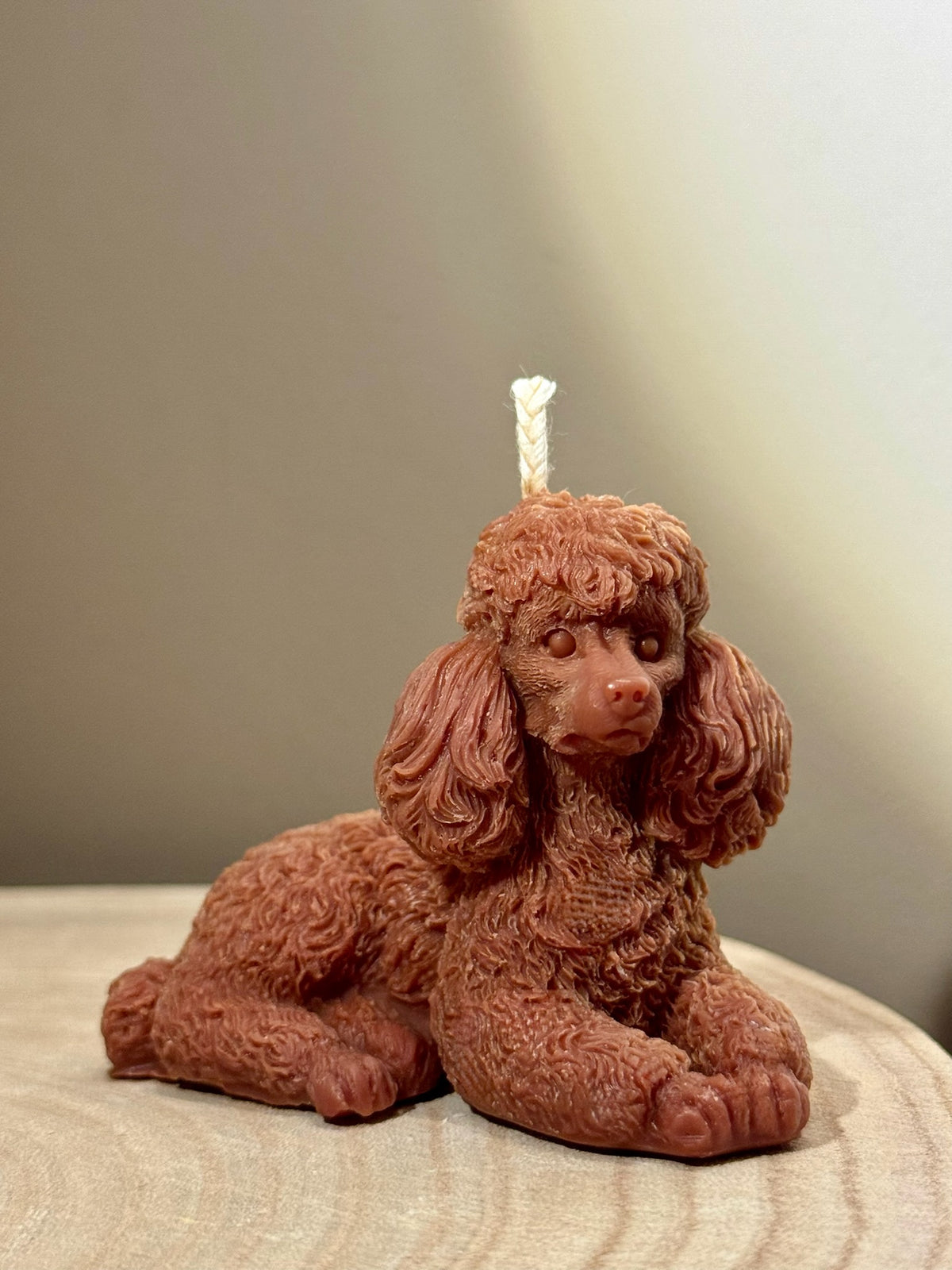 Lady - liggende poedel kaars