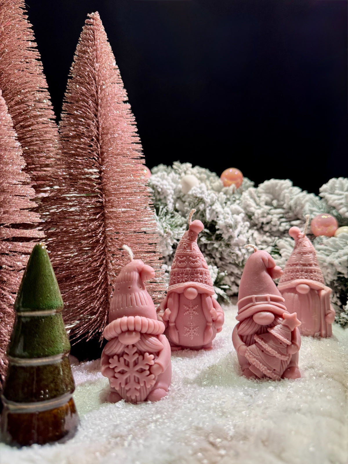 Les Gnomes d'Hiver – Set de 4 bougies gnomes de Noël