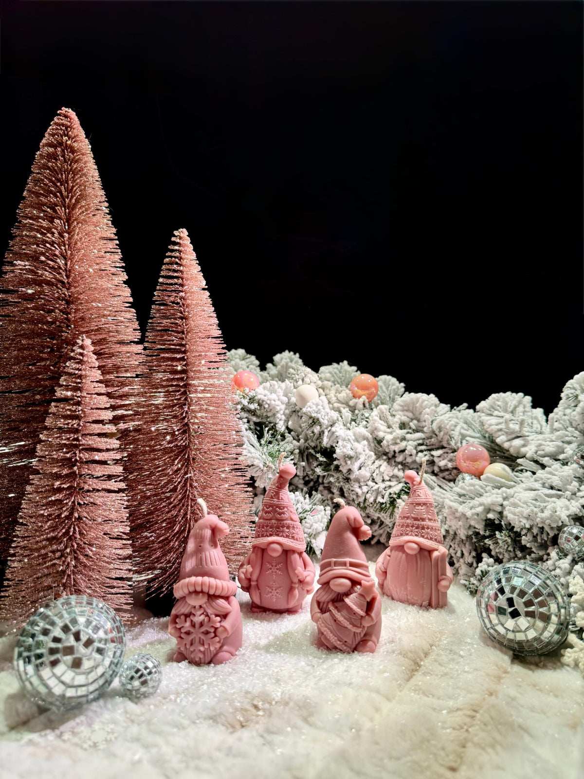 Les Gnomes d'Hiver – Set de 4 bougies gnomes de Noël