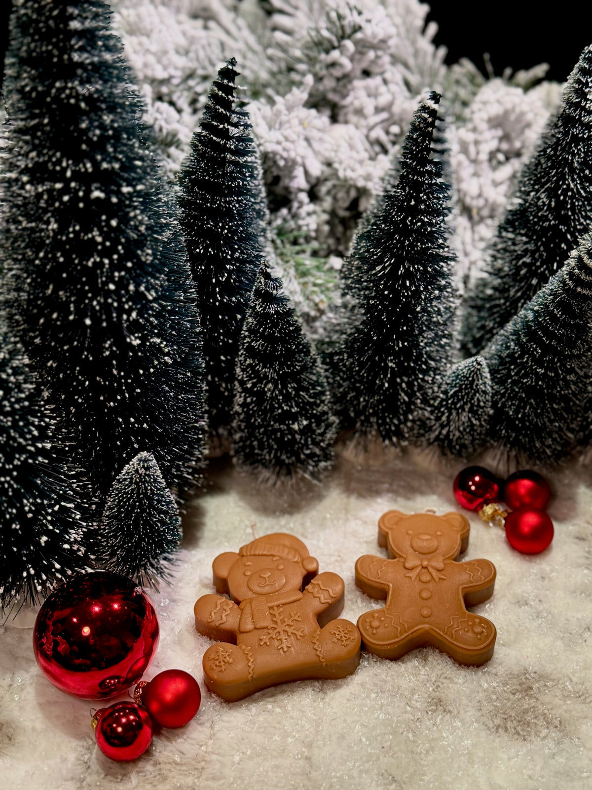 Ginger & Joy – Set of 2 Gingerbread Bear Candles