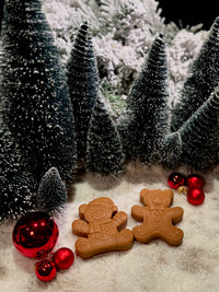 Ginger & Joy – Set of 2 Gingerbread Bear Candles