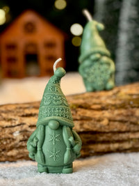 Frosty Skier (gnome de Noël avec bâtons de ski) - bougie