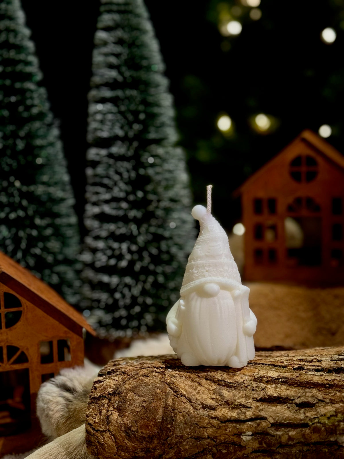Snowy Scout (Gnome de Noël avec bâton et ski) - bougie